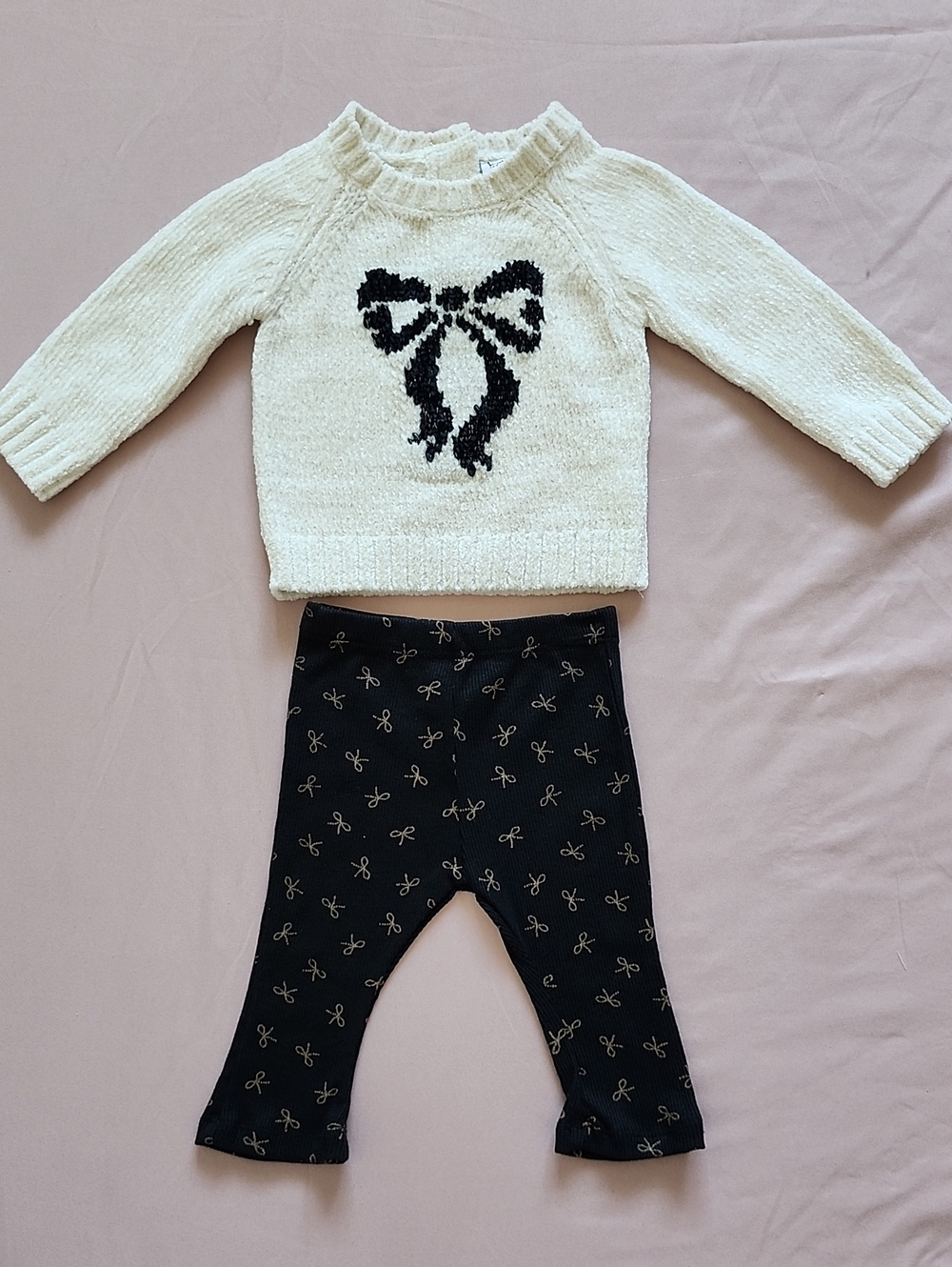 NWOT Nicole Miller Baby 2-Piece Shimmer Sweater & Bow Leggings Set 0-3M